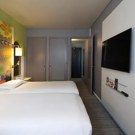 Mercure Centre Grimaldi מלון